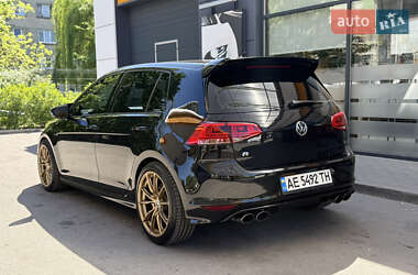 Хетчбек Volkswagen Golf R 2016 в 