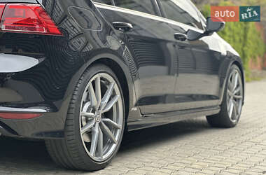 Хетчбек Volkswagen Golf R 2016 в 