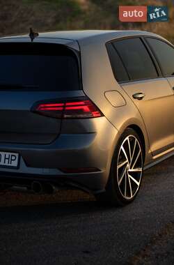 Хетчбек Volkswagen Golf R 2017 в Хмельницькому