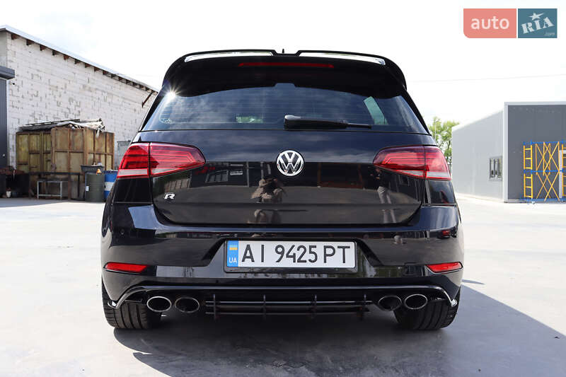 Хэтчбек Volkswagen Golf R 2018 в Киеве