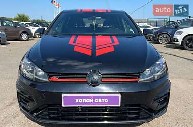 Хэтчбек Volkswagen Golf R 2018 в 