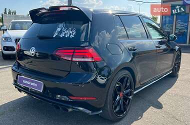 Хэтчбек Volkswagen Golf R 2018 в 