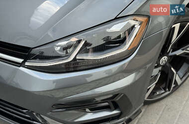 Хэтчбек Volkswagen Golf R 2019 в 