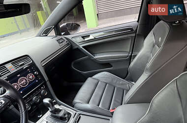 Хэтчбек Volkswagen Golf R 2019 в 