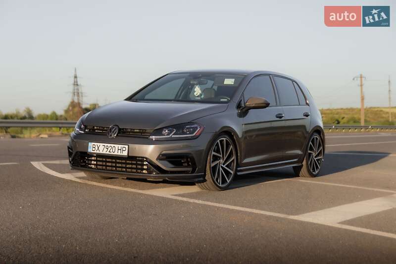 Хэтчбек Volkswagen Golf R 2017 в Хмельницком