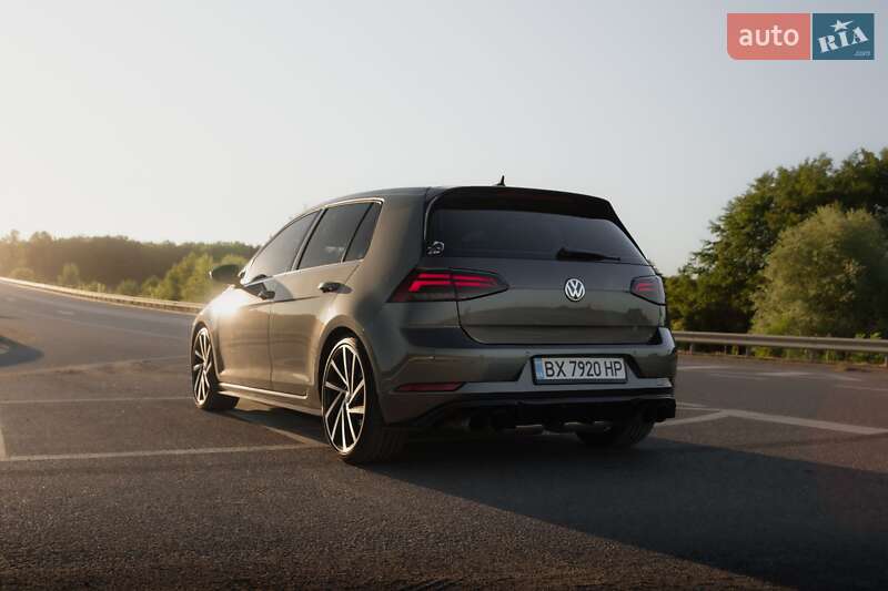Хэтчбек Volkswagen Golf R 2017 в Хмельницком