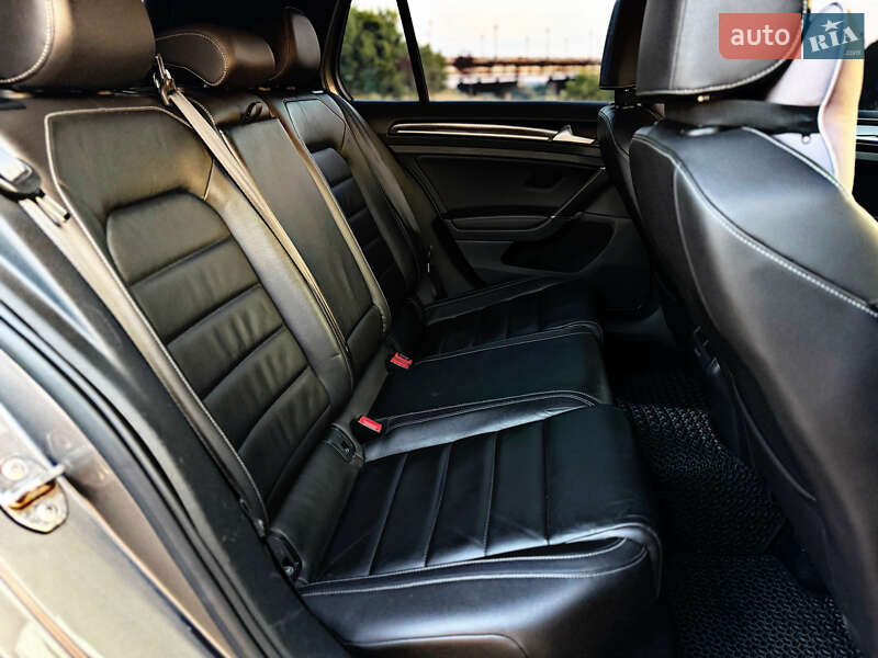 Хетчбек Volkswagen Golf R 2015 в Києві