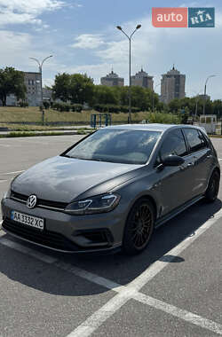 Хэтчбек Volkswagen Golf R 2019 в 