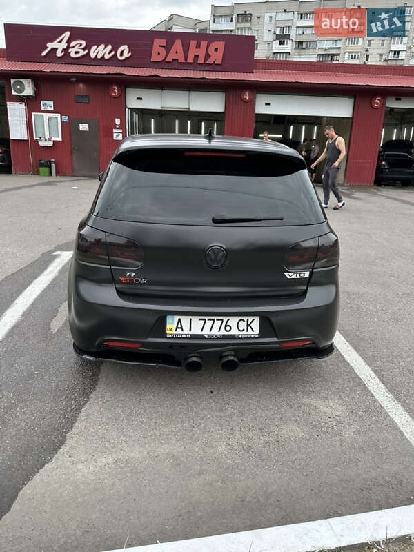 Хэтчбек Volkswagen Golf R 2011 в Вышгороде