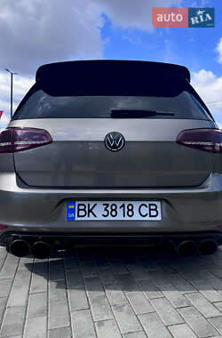 Хетчбек Volkswagen Golf R 2014 в 