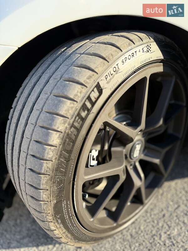 Хэтчбек Volkswagen Golf R 2018 в Харькове