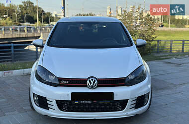 Хэтчбек Volkswagen Golf R 2010 в Киеве