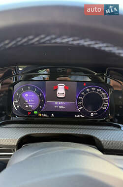 Хэтчбек Volkswagen Golf R 2022 в 