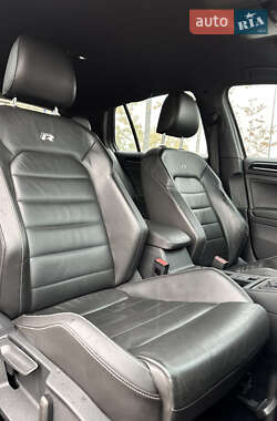 Хэтчбек Volkswagen Golf R 2015 в 
