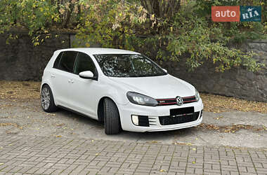 Хэтчбек Volkswagen Golf R 2010 в Киеве