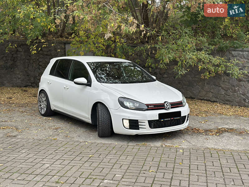 Volkswagen Golf R 2010