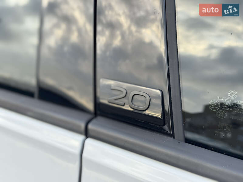 Хетчбек Volkswagen Golf R 2023 в Києві