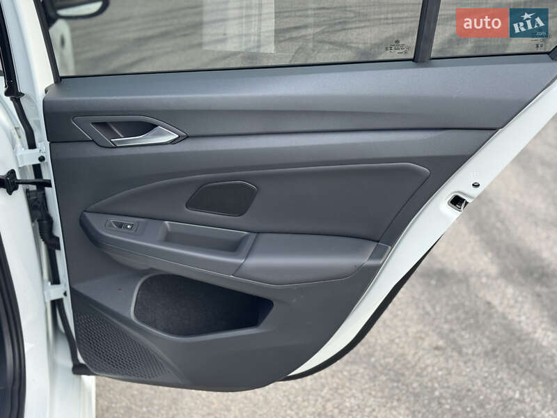 Хетчбек Volkswagen Golf R 2023 в Києві