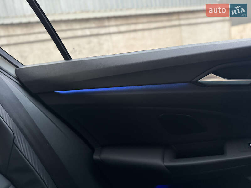 Хетчбек Volkswagen Golf R 2023 в Києві