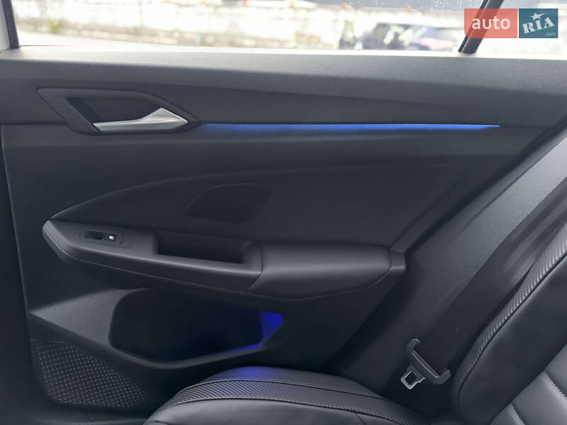 Хетчбек Volkswagen Golf R 2023 в Києві