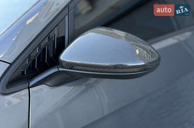 Хэтчбек Volkswagen Golf R 2017 в 