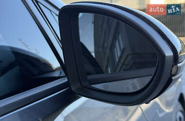 Хэтчбек Volkswagen Golf R 2017 в 