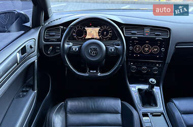 Хэтчбек Volkswagen Golf R 2017 в 