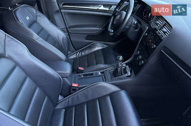 Хэтчбек Volkswagen Golf R 2017 в 