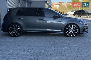 Хэтчбек Volkswagen Golf R 2017 в 