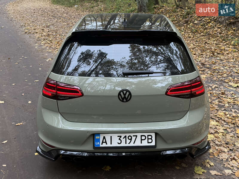 Хетчбек Volkswagen Golf R 2017 в Києві