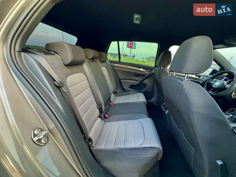 Хэтчбек Volkswagen Golf R 2015 в Львове фото 47 Хэтчбек Volkswagen Golf R 2015 в Львове