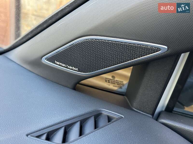 Хэтчбек Volkswagen Golf R 2022 в Одессе