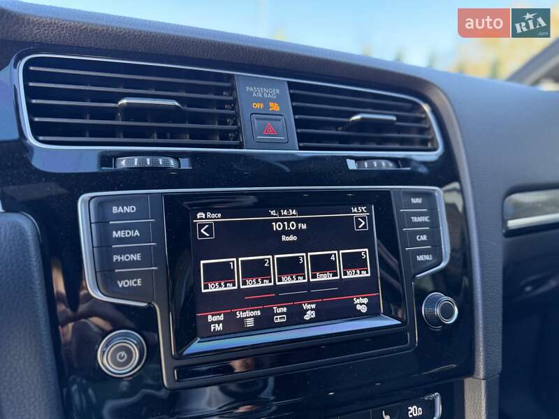 Хэтчбек Volkswagen Golf R 2015 в Стрые фото 25 Хэтчбек Volkswagen Golf R 2015 в Стрые