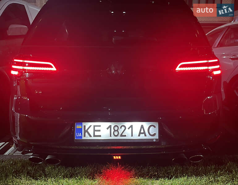 Хетчбек Volkswagen Golf R 2016 в Дніпрі