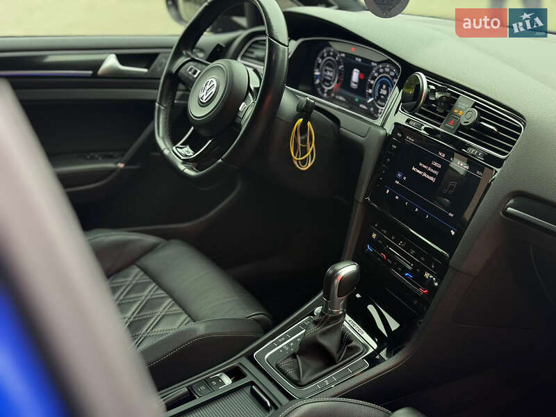 Хэтчбек Volkswagen Golf R 2014 в Киеве фото 56 Хэтчбек Volkswagen Golf R 2014 в Киеве