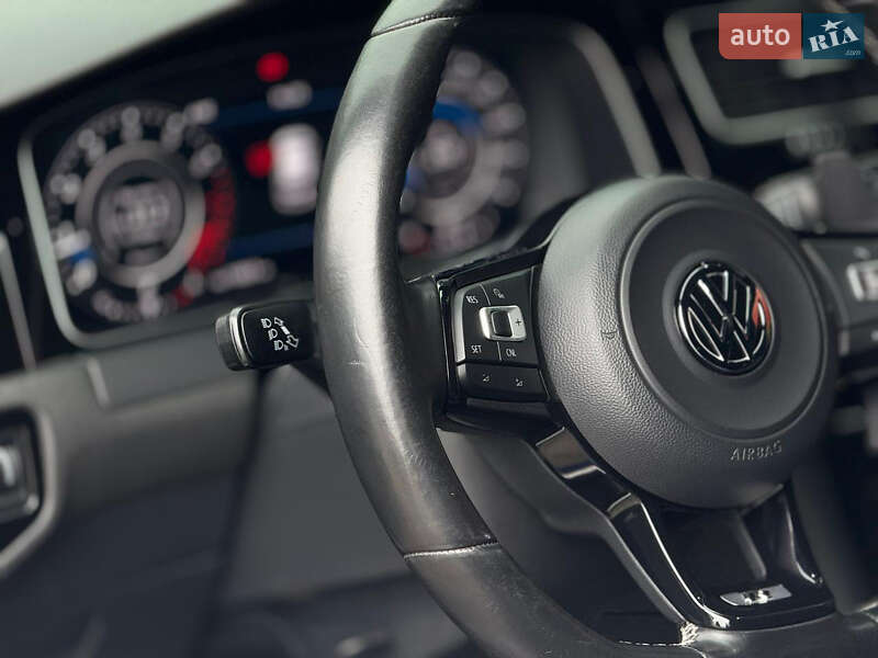 Хэтчбек Volkswagen Golf R 2014 в Киеве фото 78 Хэтчбек Volkswagen Golf R 2014 в Киеве