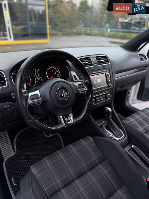 Хэтчбек Volkswagen Golf R 2010 в Киеве