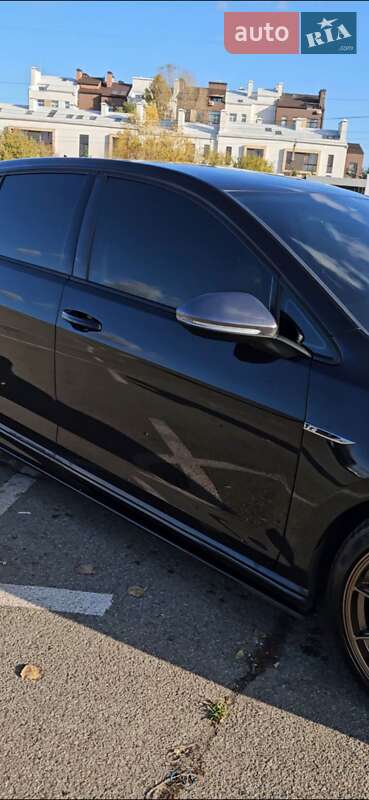 Хэтчбек Volkswagen Golf R 2016 в Белогородке