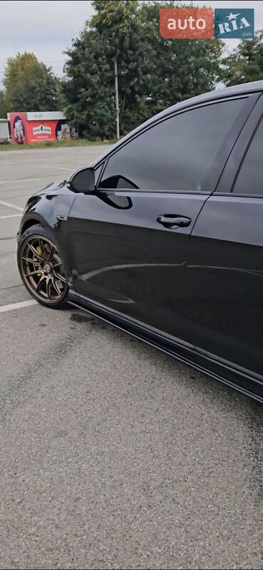 Хэтчбек Volkswagen Golf R 2016 в Белогородке