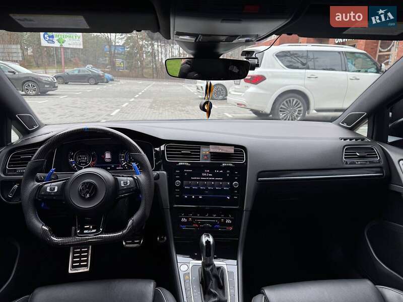 Хэтчбек Volkswagen Golf R 2019 в Киеве