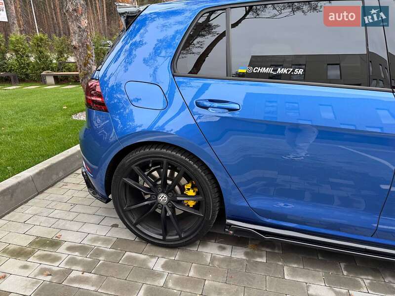 Хэтчбек Volkswagen Golf R 2019 в Киеве