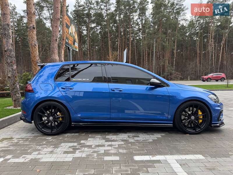 Хэтчбек Volkswagen Golf R 2019 в Киеве