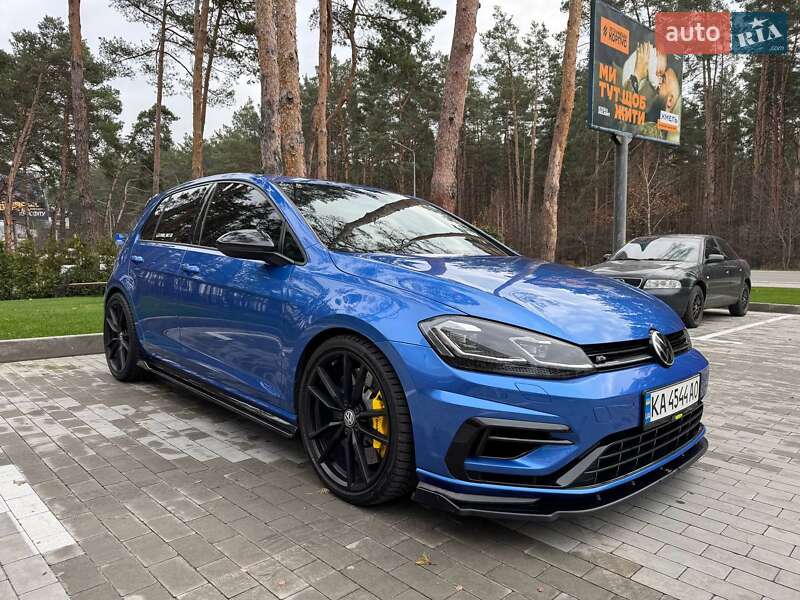 Хэтчбек Volkswagen Golf R 2019 в Киеве