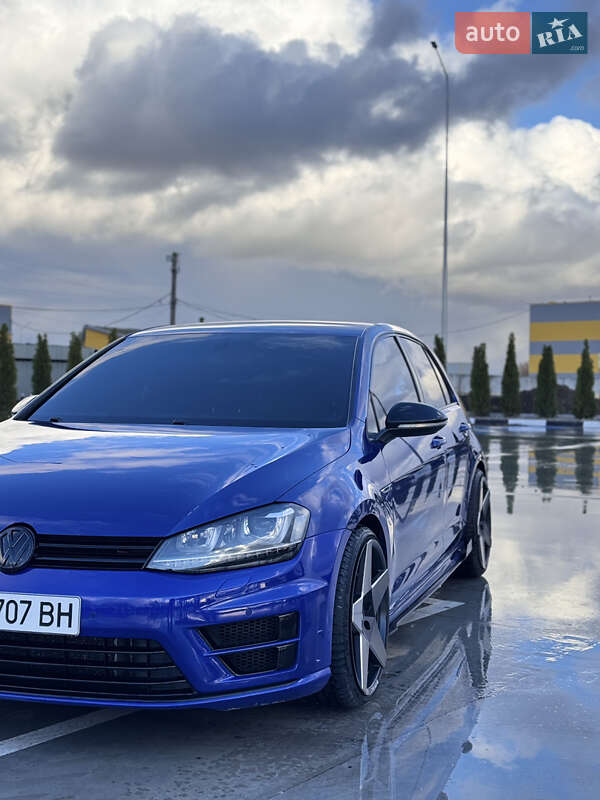 Хэтчбек Volkswagen Golf R 2015 в Житомире