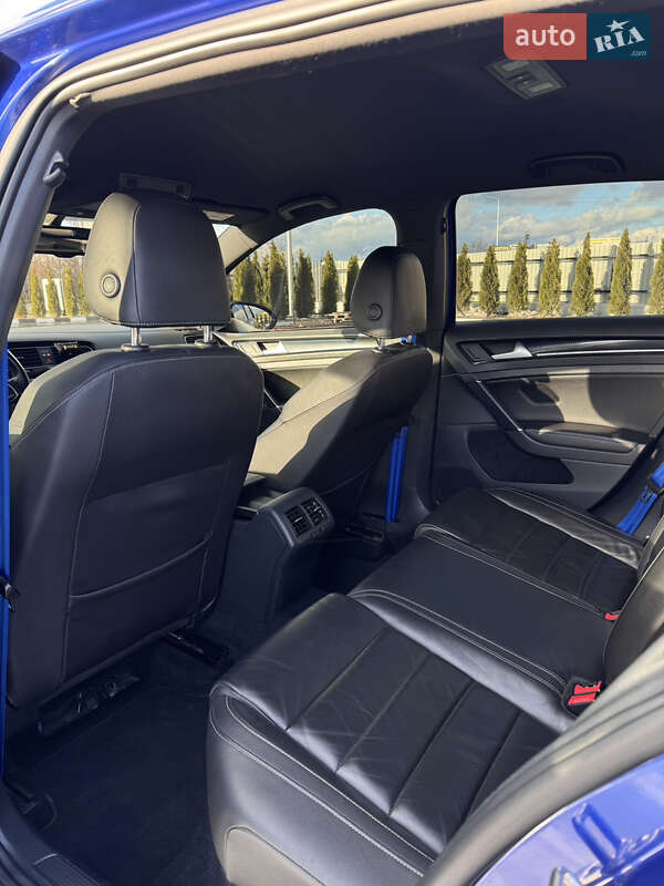 Хэтчбек Volkswagen Golf R 2015 в Житомире