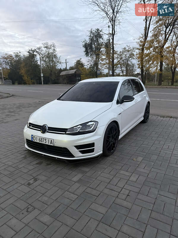 Volkswagen Golf R 2017