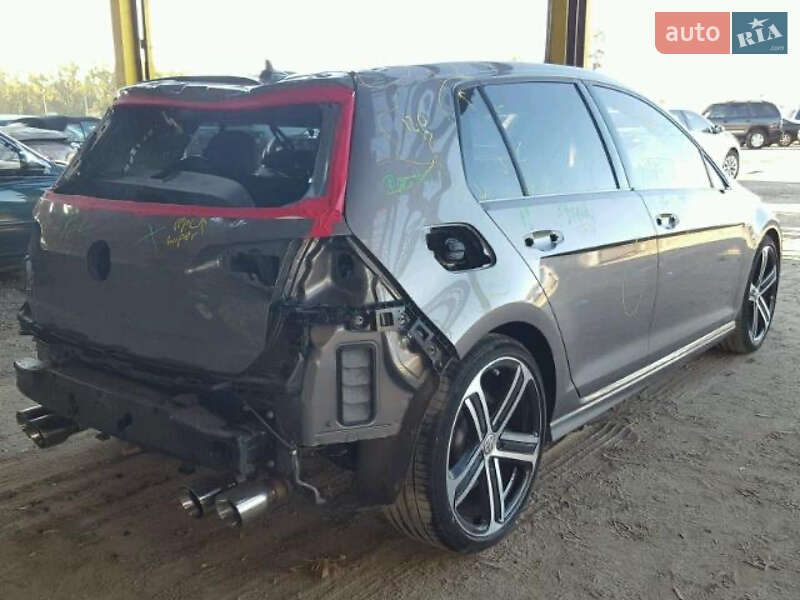 Хетчбек Volkswagen Golf R 2015 в Києві