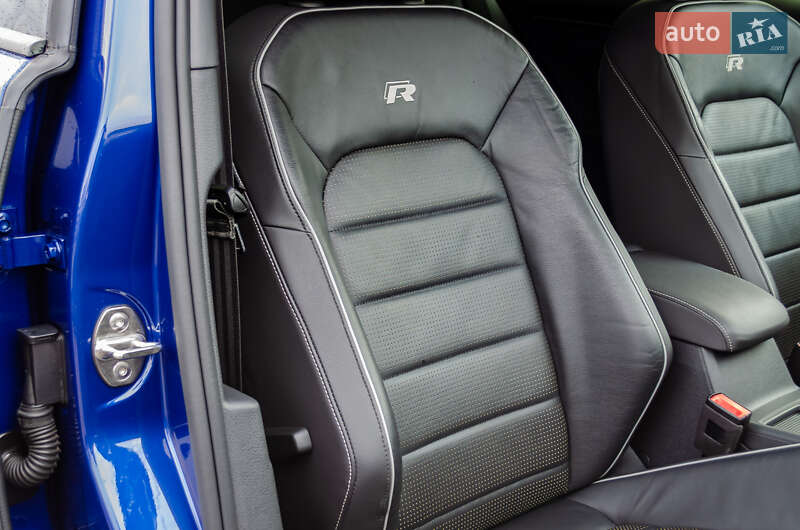 Хэтчбек Volkswagen Golf R 2019 в Киеве