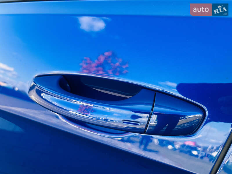 Хэтчбек Volkswagen Golf R 2016 в Мукачево