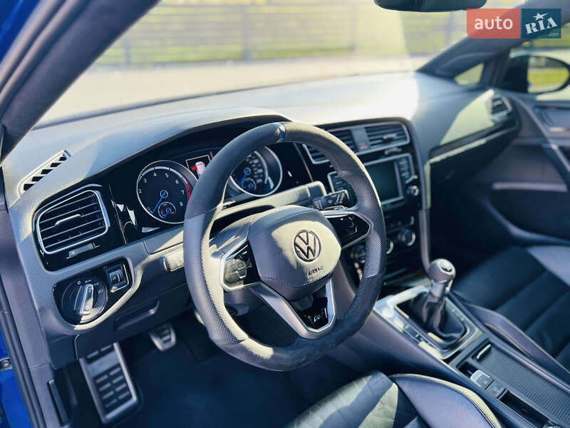 Хэтчбек Volkswagen Golf R 2016 в Мукачево